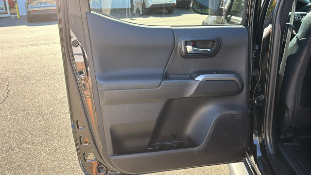 Certified 2023 Toyota Tacoma TRD Off-Road w/ TRD Premium Off Road Package AWD/4WD image 19