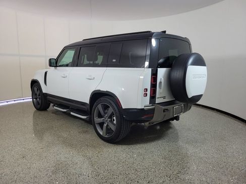 Used 2021 Land Rover Defender 110 X-Dynamic HSE AWD/4WD image 3