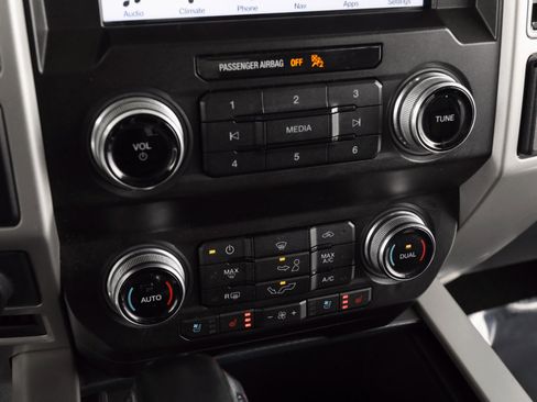 Used 2019 Ford F150 Lariat w/ Equipment Group 502A Luxury image 20