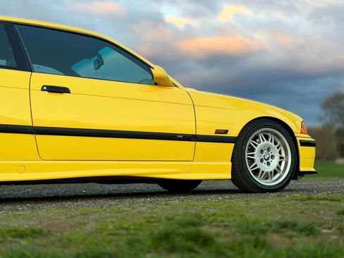Used 1995 BMW M3 Coupe RWD image 10