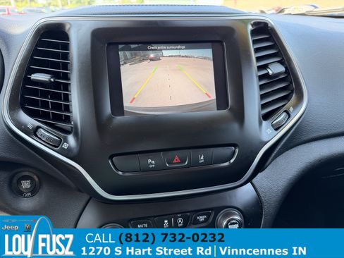 Used 2021 Jeep Cherokee Latitude Plus FWD image 25