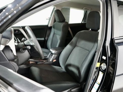 Used 2017 Toyota RAV4 LE image 3