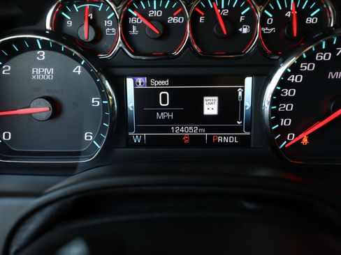 Used 2019 Chevrolet Tahoe LT image 30