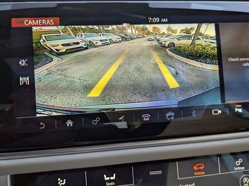 Used 2022 Land Rover Range Rover Westminster Edition image 15