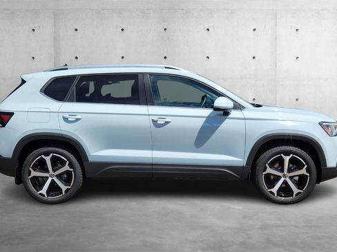 New 2025 Volkswagen Taos SEL image 25
