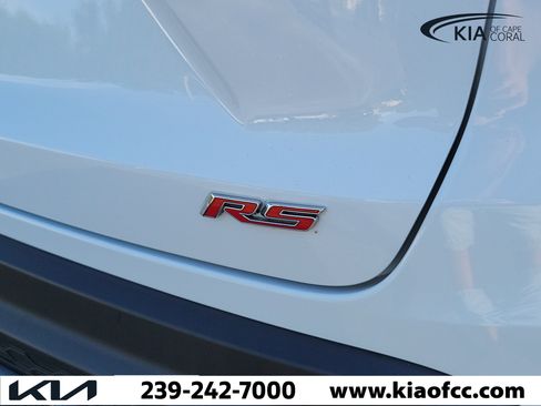 Used 2024 Chevrolet Trax RS w/ Sunroof Package FWD image 10