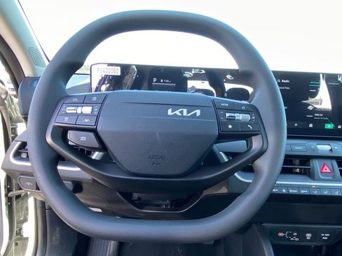 New 2026 Kia K4 FWD image 17