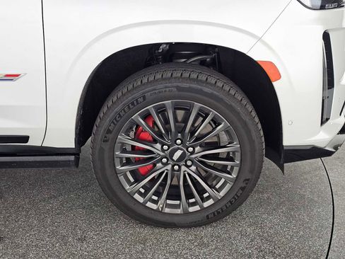 Used 2023 Cadillac Escalade ESV V image 9