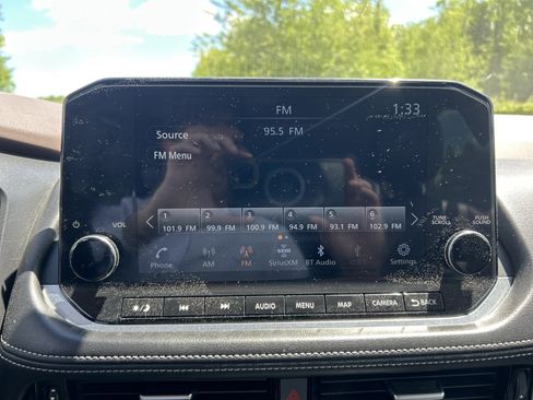 Used 2023 Nissan Rogue Platinum w/ Platinum Premium Package AWD/4WD image 25
