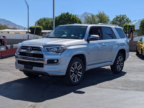 Used 2022 Toyota 4Runner Limited AWD/4WD image 9