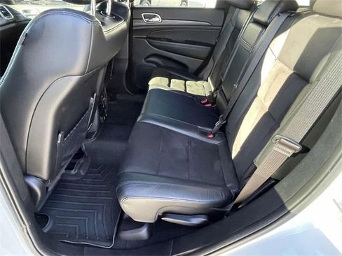 Used 2020 Jeep Grand Cherokee Altitude image 11