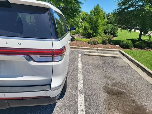 Used 2024 Lincoln Navigator Reserve AWD/4WD image 8