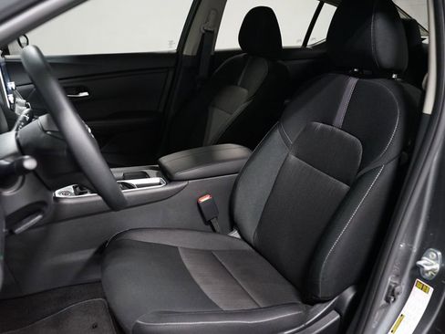 Used 2025 Nissan Sentra SV FWD image 23