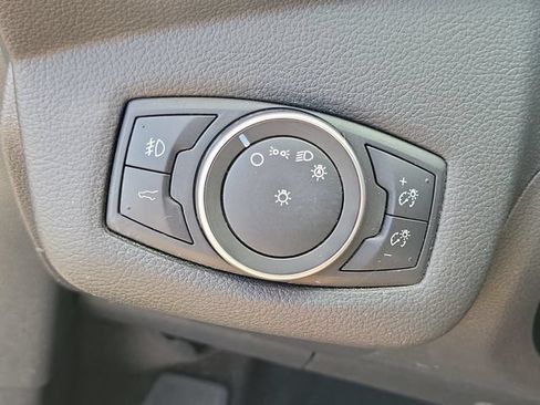Used 2019 Ford Escape Titanium FWD image 8