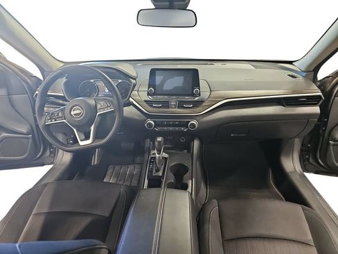 Certified 2025 Nissan Altima 2.5 SV FWD image 9
