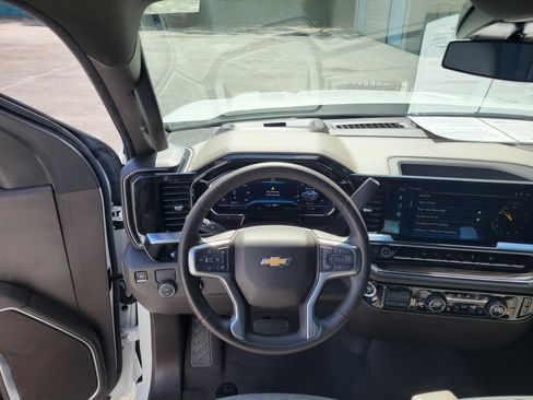 Certified 2025 Chevrolet Silverado 1500 LT RWD image 17