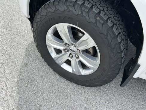 Used 2019 Ford F150 Platinum w/ Equipment Group 701A Luxury AWD/4WD image 9