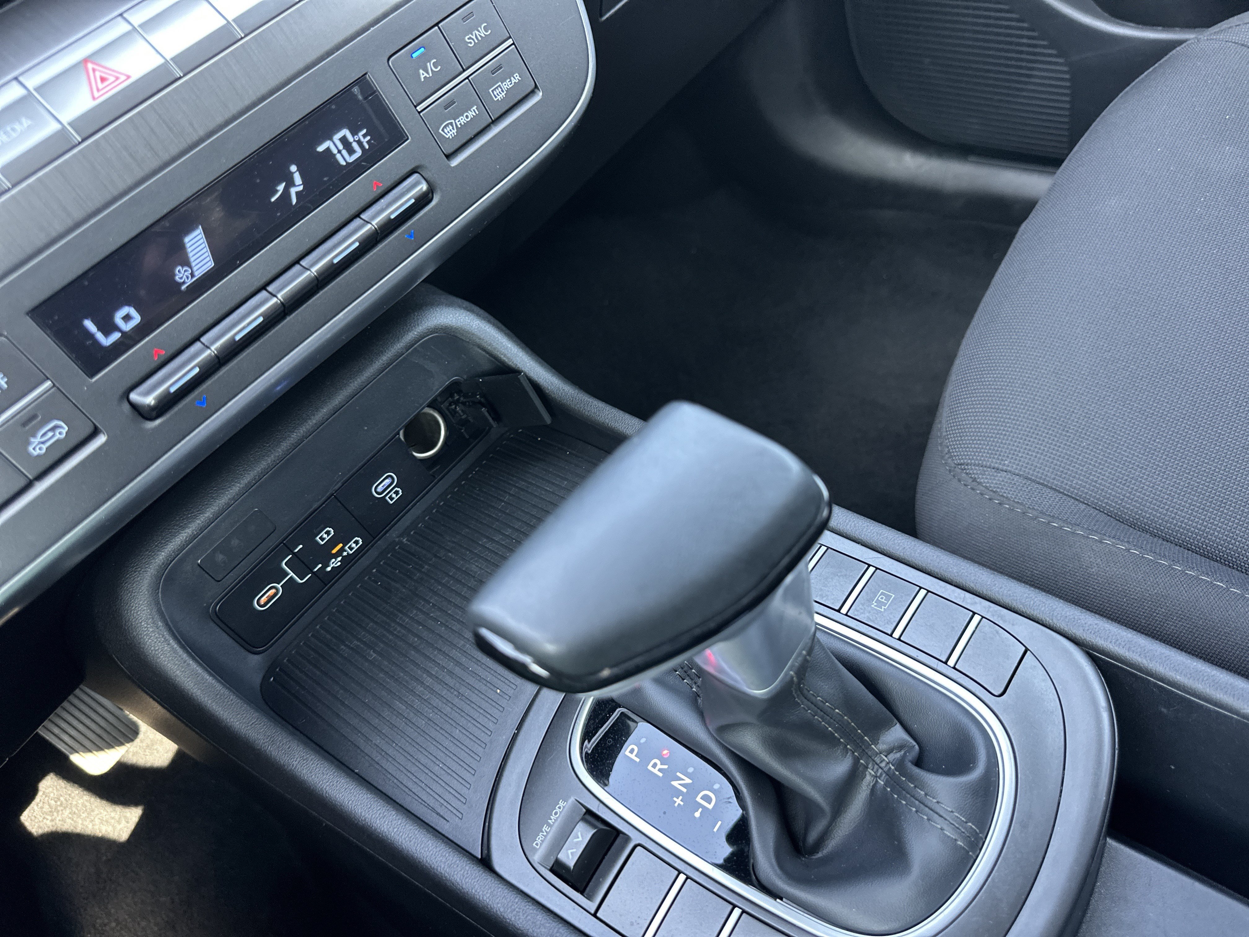 Used 2025 Hyundai Kona SEL FWD image 31