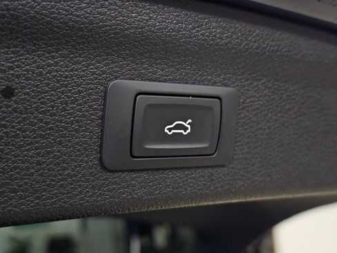 Used 2023 Audi Q3 2.0T Premium w/ 19" Wheel Package image 17