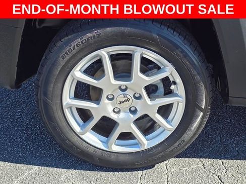 Used 2022 Jeep Renegade Latitude image 16