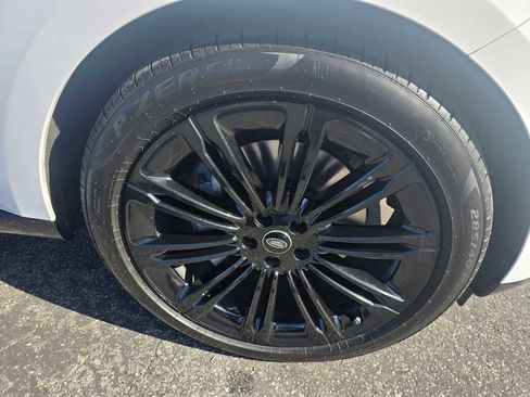 Used 2022 Land Rover Range Rover SE image 9