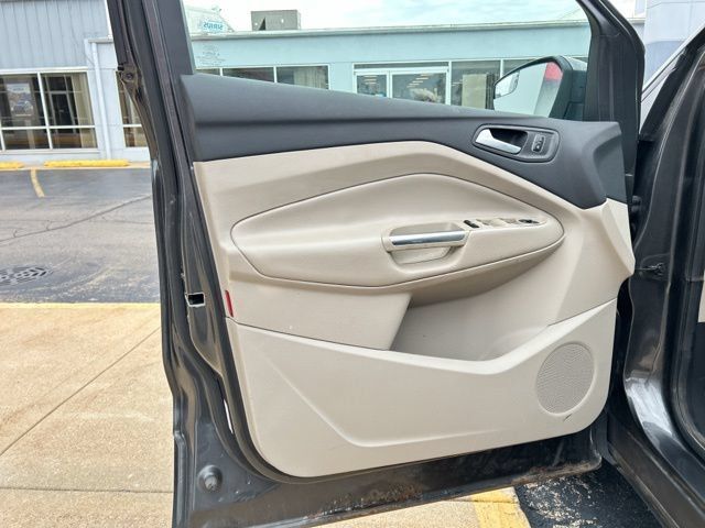 Used 2017 Ford Escape SE FWD image 25