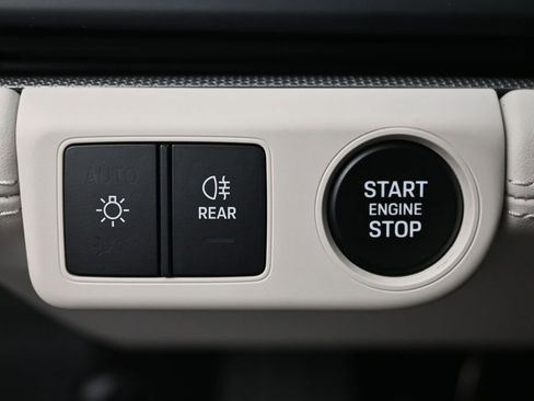 Used 2026 Porsche Panamera image 25