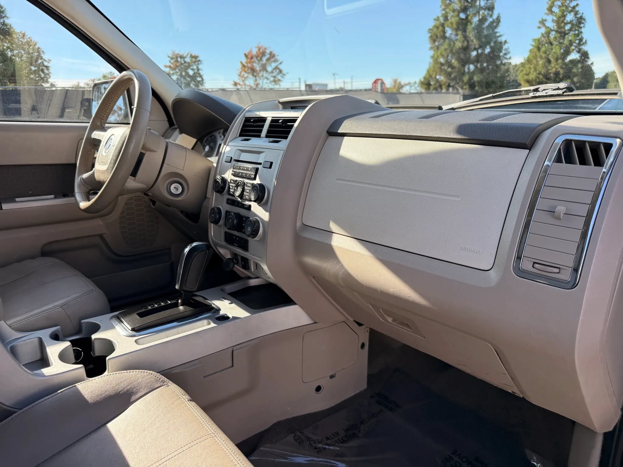 Used 2010 Mercury Mariner Premier FWD image 19