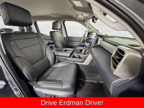 Used 2023 Toyota Tundra Limited AWD/4WD image 24