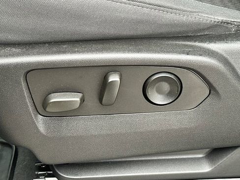 Used 2024 Chevrolet Silverado 2500 Custom w/ Custom Value Package image 35