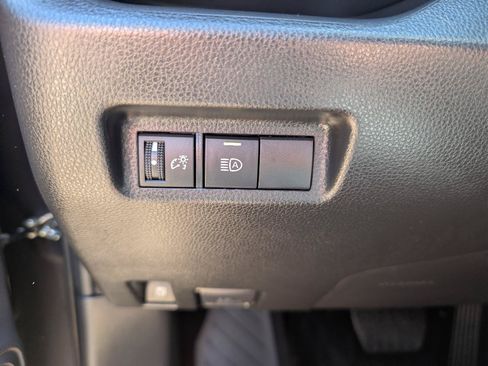Used 2025 Toyota RAV4 LE AWD/4WD image 18
