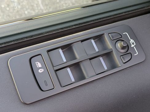 Used 2021 Land Rover Discovery Sport S AWD/4WD image 12