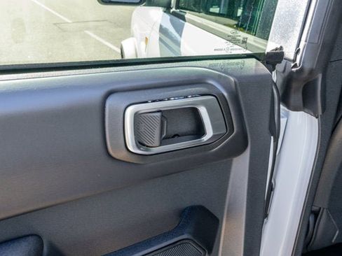 New 2025 Ford Bronco Badlands image 17