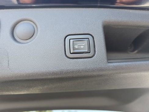 Used 2021 Chevrolet Equinox Premier image 15