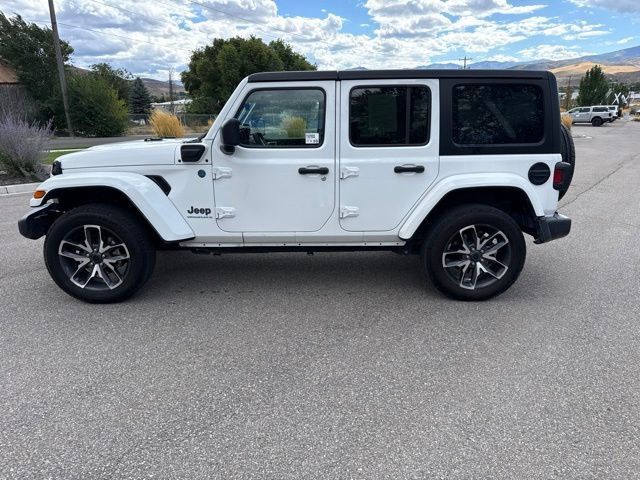 Used 2024 Jeep Wrangler Unlimited AWD/4WD image 3