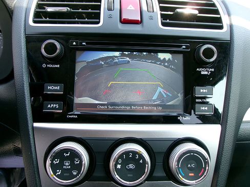 Used 2017 Subaru Crosstrek 2.0i Premium image 16