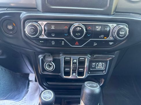 Used 2021 Jeep Wrangler Unlimited Sport AWD/4WD image 25