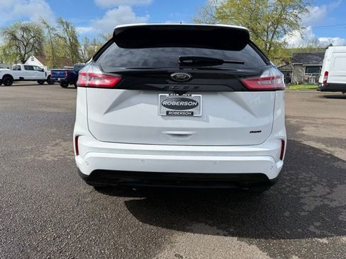 Used 2024 Ford Edge SE w/ Black Appearance Package image 10