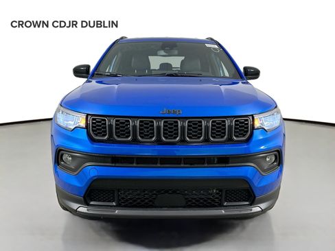 Used 2026 Jeep Compass Latitude AWD/4WD image 2