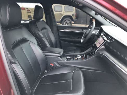 Certified 2024 Jeep Grand Cherokee L Limited w/ Black Appearance Package AWD/4WD image 18