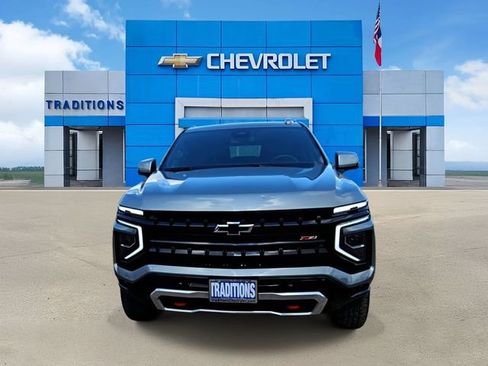 Used 2025 Chevrolet Suburban Z71 AWD/4WD image 4