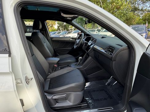 Used 2022 Volkswagen Tiguan SE R-Line FWD image 18