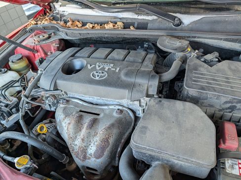 Used 2010 Toyota Camry LE image 18