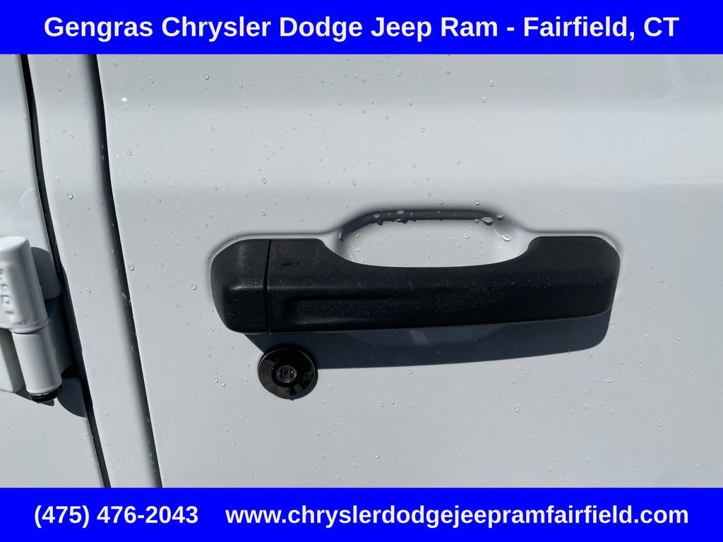 Used 2019 Jeep Wrangler Unlimited Sahara AWD/4WD image 16