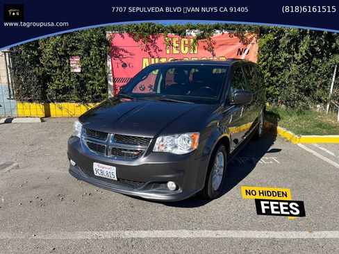 Used 2019 Dodge Grand Caravan SXT image 1
