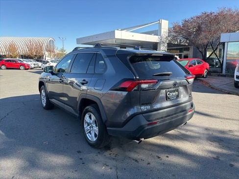 Used 2021 Toyota RAV4 LE image 3