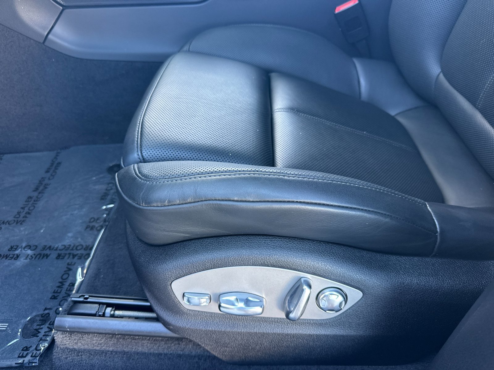 Used 2026 Porsche Macan AWD/4WD image 14
