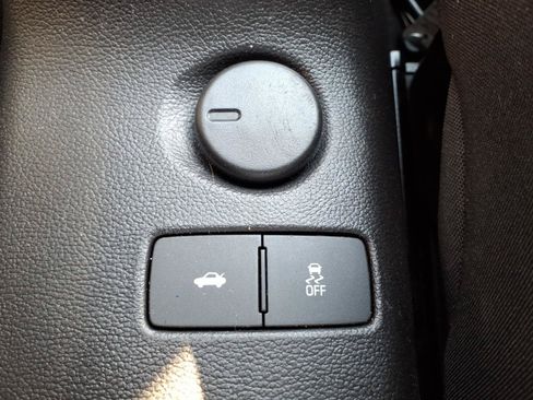 Used 2014 Chevrolet Sonic LT FWD image 16