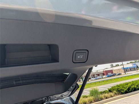 New 2026 Chevrolet Traverse RS AWD/4WD image 12