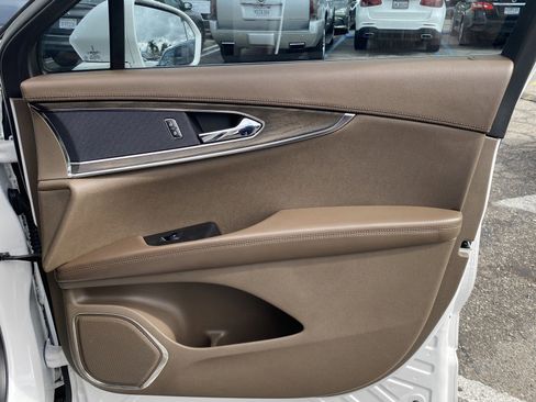 Used 2018 Lincoln MKX Reserve w/ Driver Assistance Package image 22